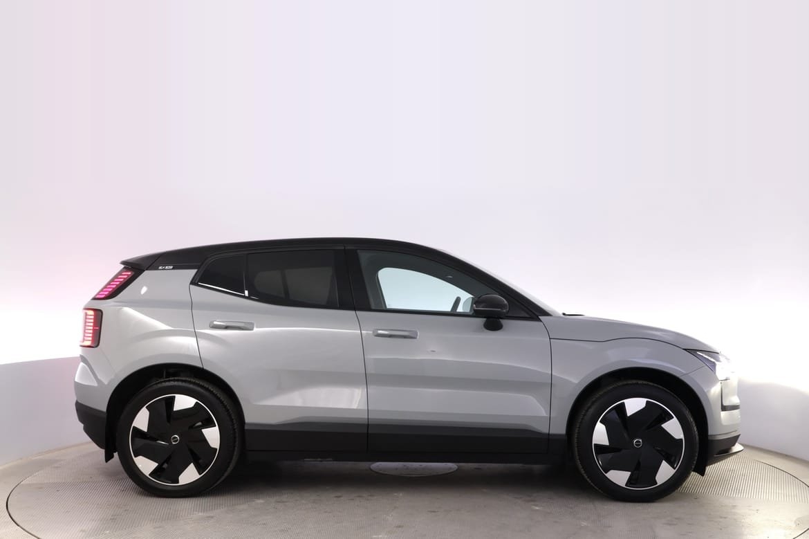 Volvo EX30 Extended Range Plus 2025, bild 5/10