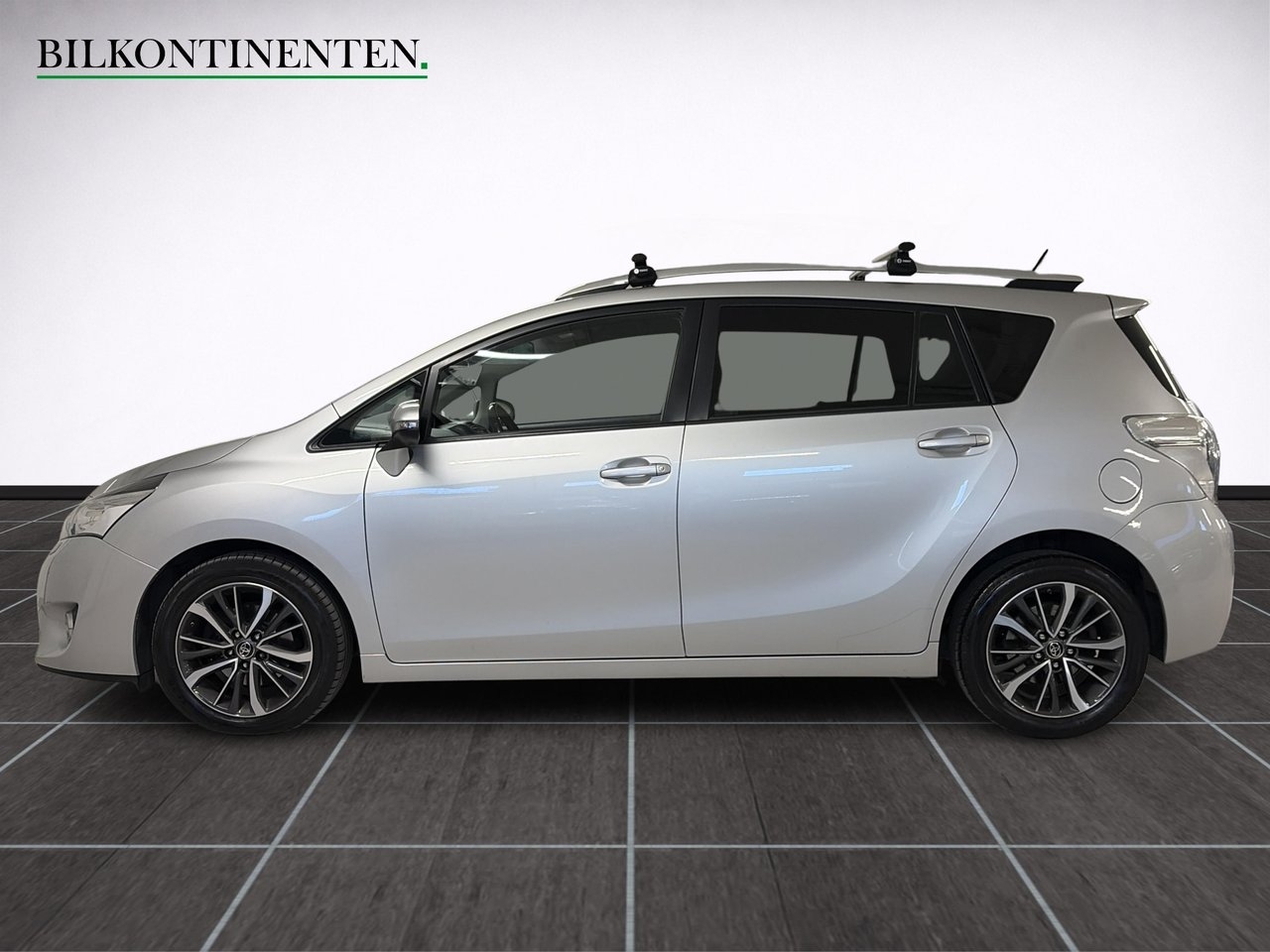 Toyota Verso 2017, bild 7/10