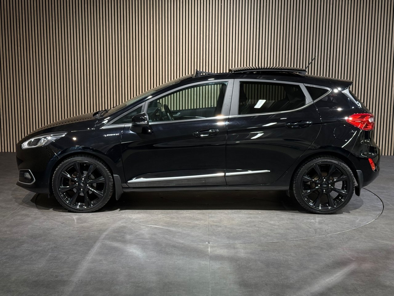 Ford Fiesta 1.0 EcoBoost Automat Vignale 2018, bild 7/10