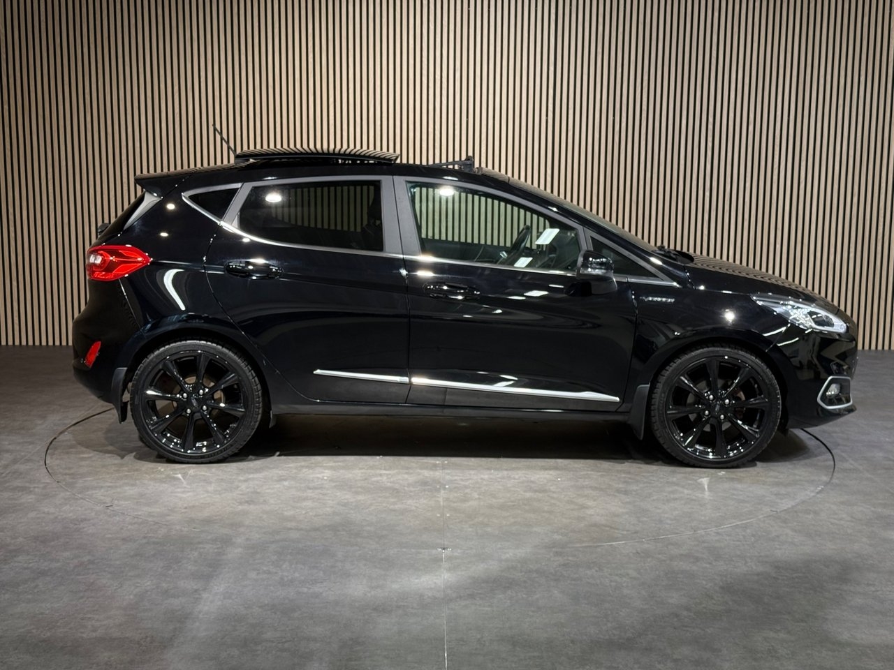 Ford Fiesta 1.0 EcoBoost Automat Vignale 2018, bild 3/10