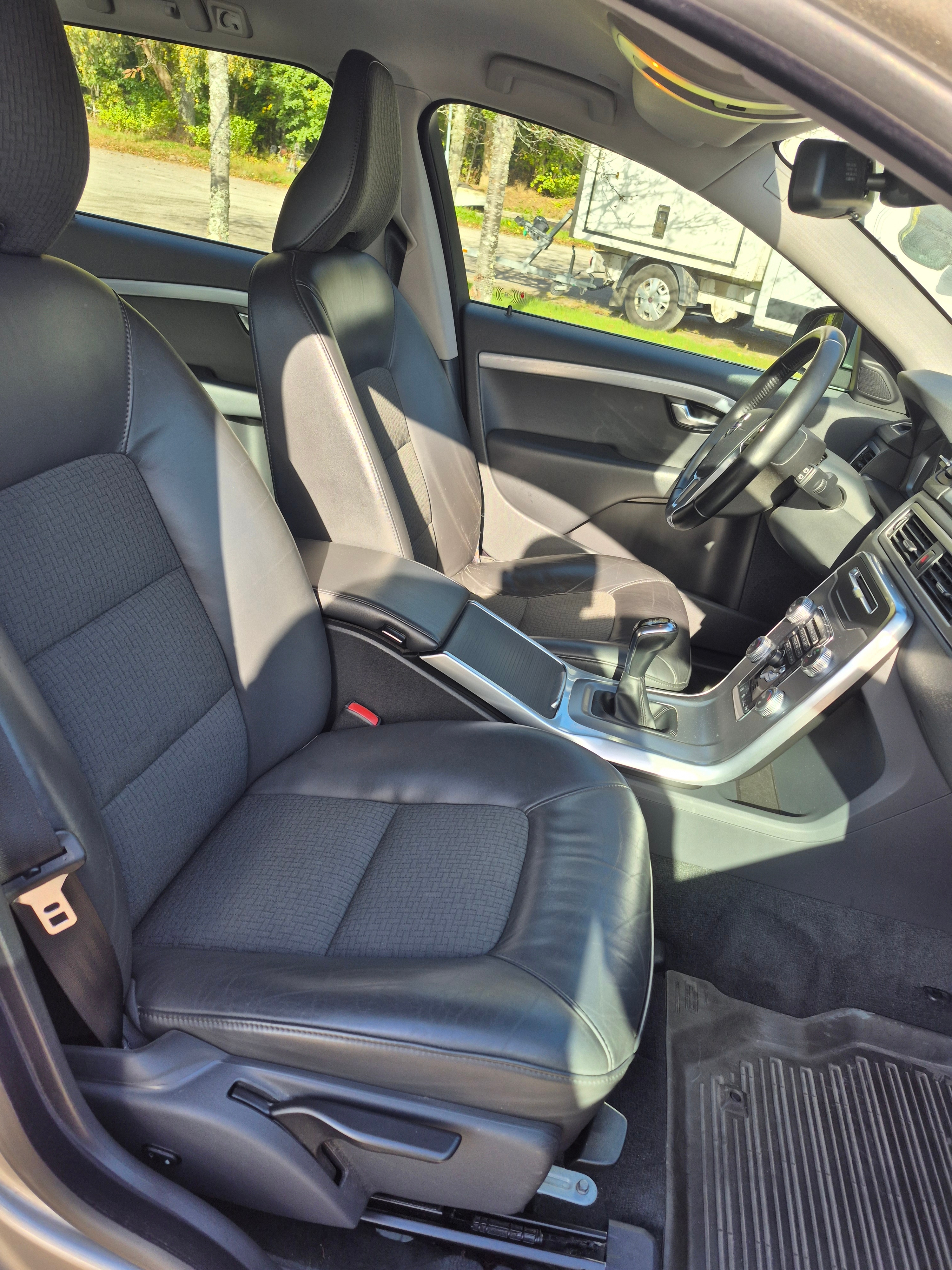 Volvo V70 D4 Manuell Momentum classic 2016, bild 4/8