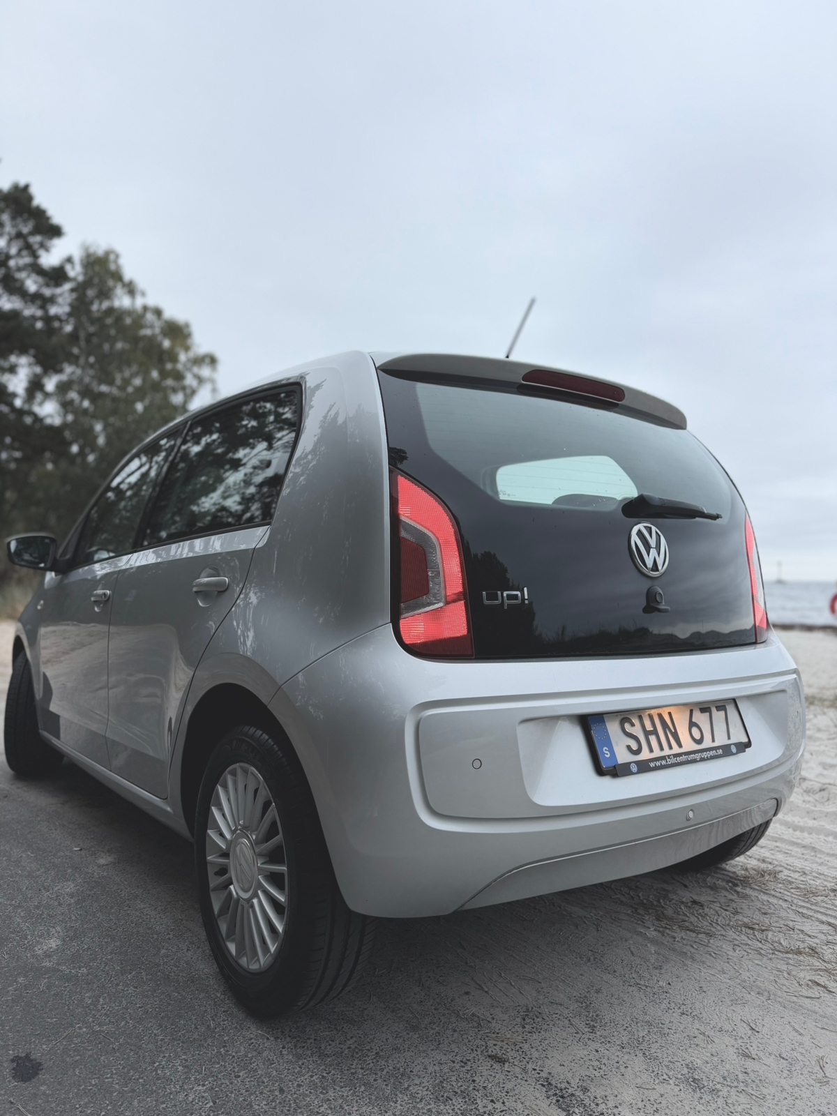 Volkswagen UP! 5-dörrar 1.0 MPI 2015, bild 2/8