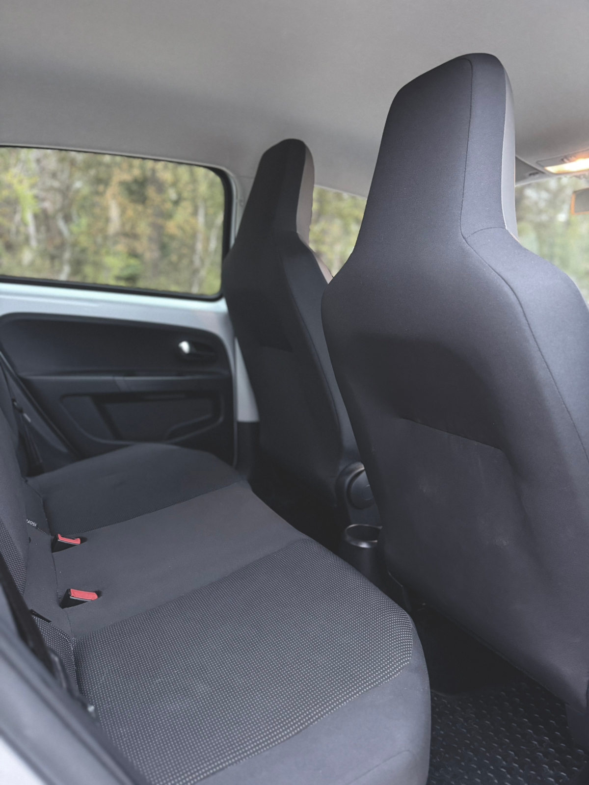 Volkswagen UP! 5-dörrar 1.0 MPI 2015, bild 3/8