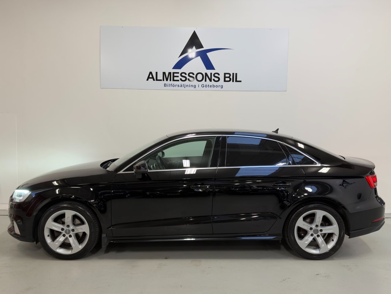 Audi A3 Sedan 1.4 TFSI COD Comfort Ultra 2017, bild 4/10