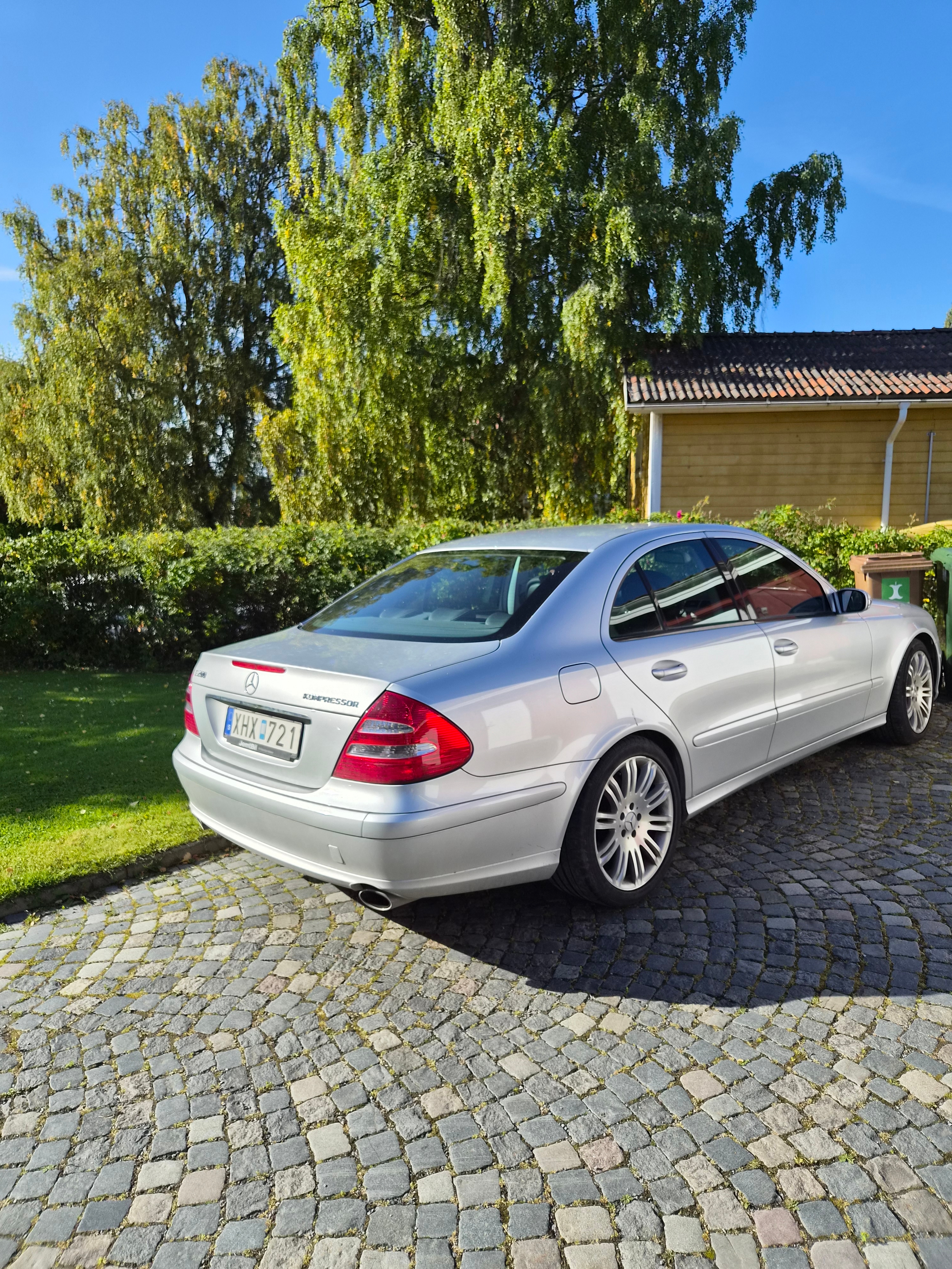 Mercedes-Benz E 200 Kompressor 5G-Tronic 2006, bild 2/5