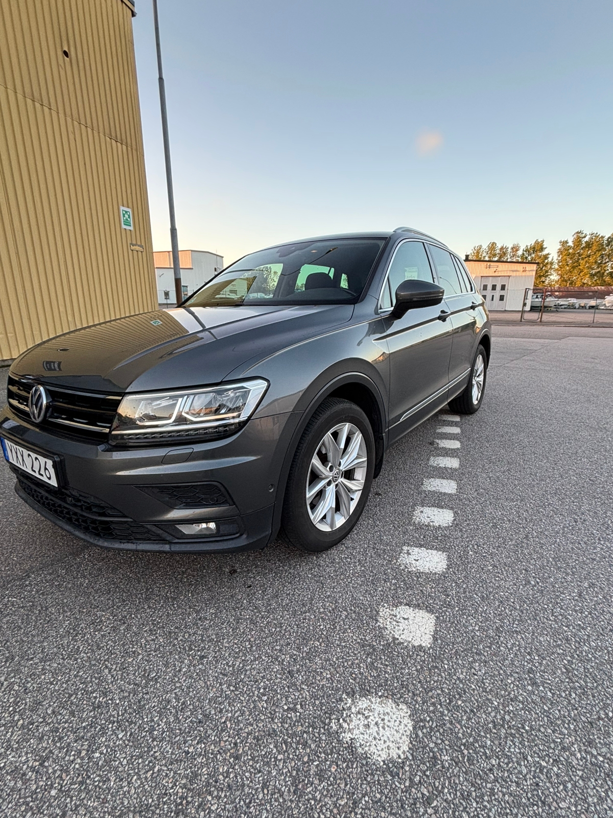 Volkswagen Tiguan 2019, bild 2/6