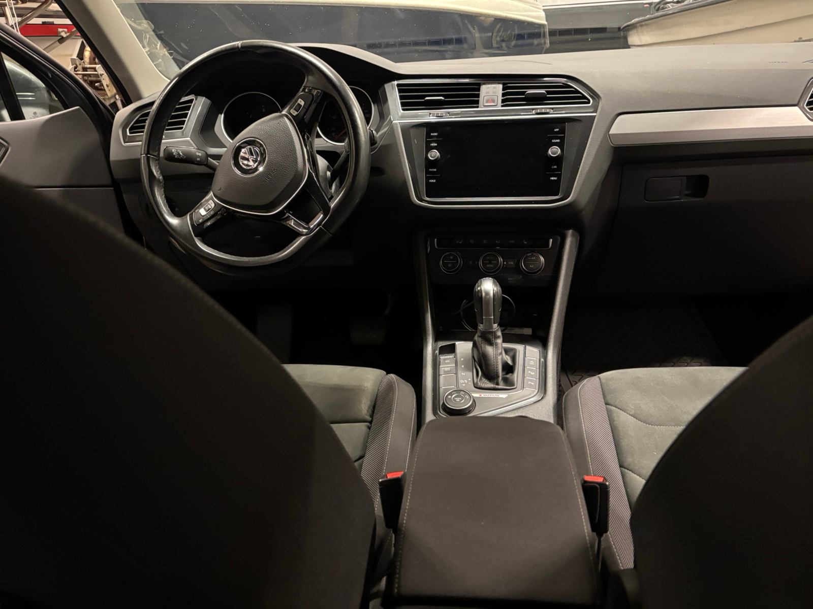 Volkswagen Tiguan 2019, bild 5/6