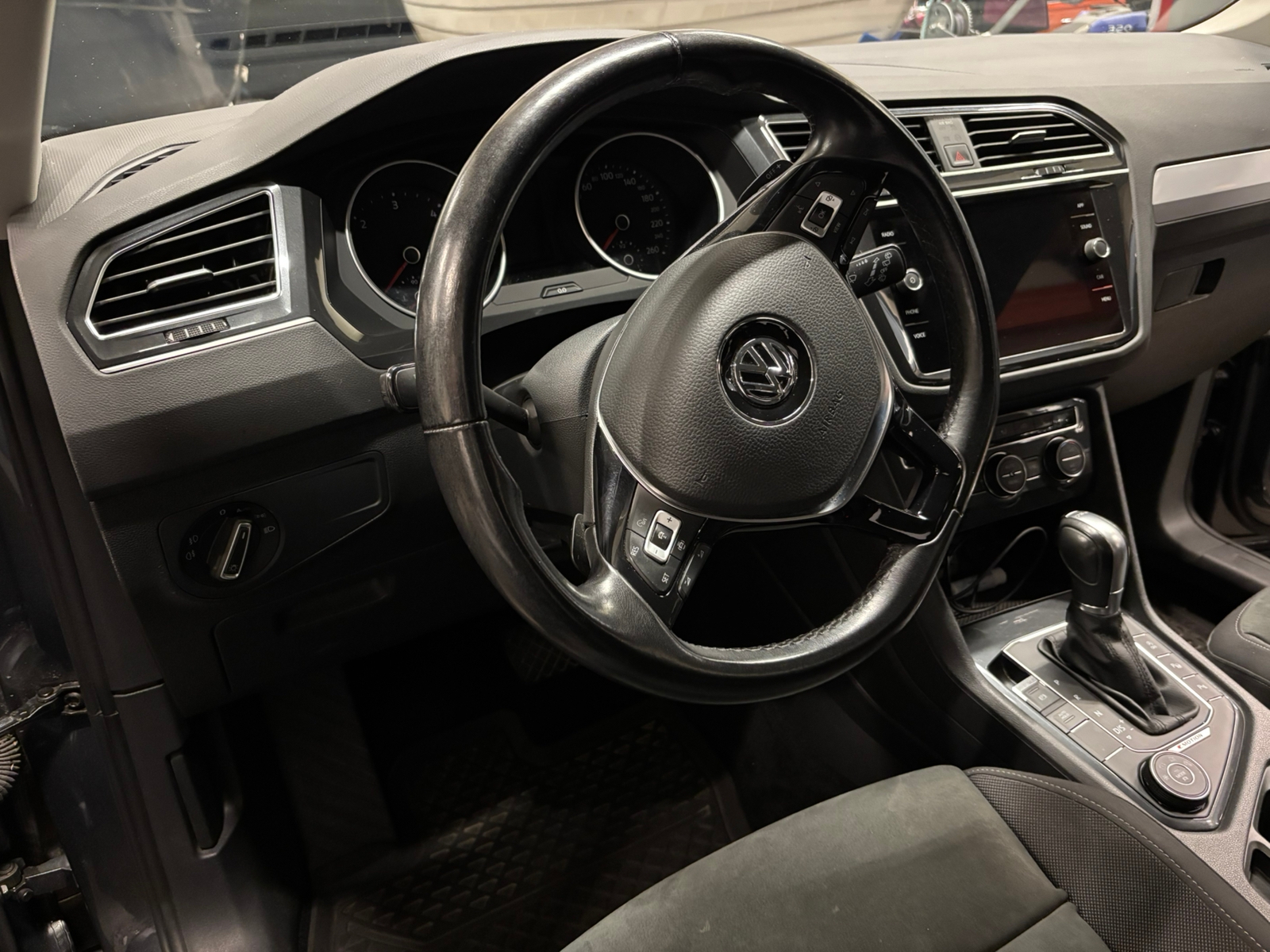 Volkswagen Tiguan 2019, bild 6/6