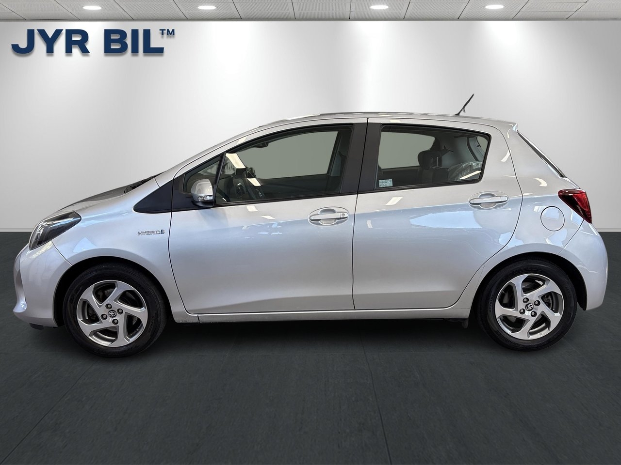 Toyota Yaris Hybrid e-CVT 101hk Active 2016, bild 6/10