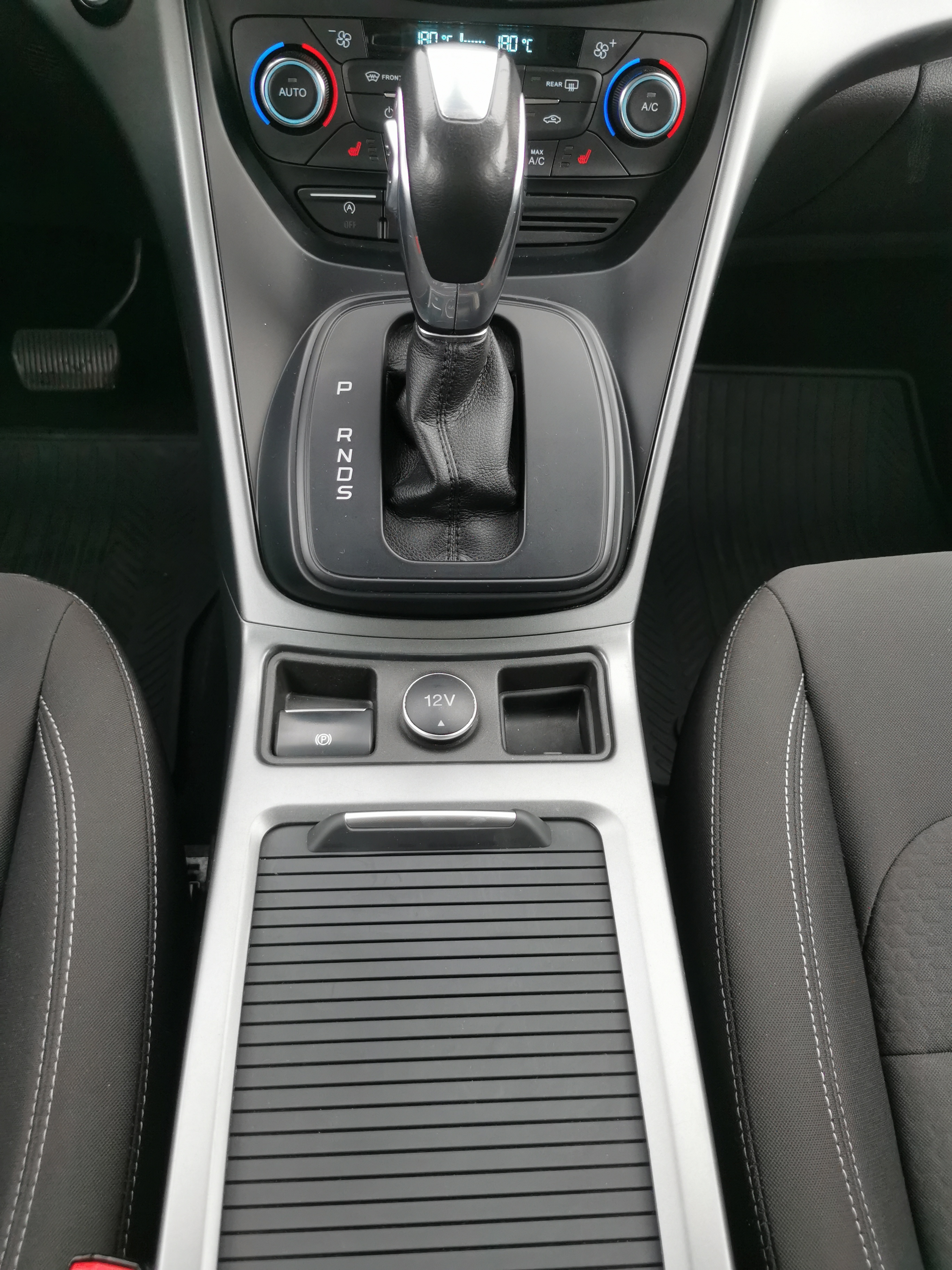 Ford Kuga 2.0 TDCi AWD Powershift 2019, bild 7/9