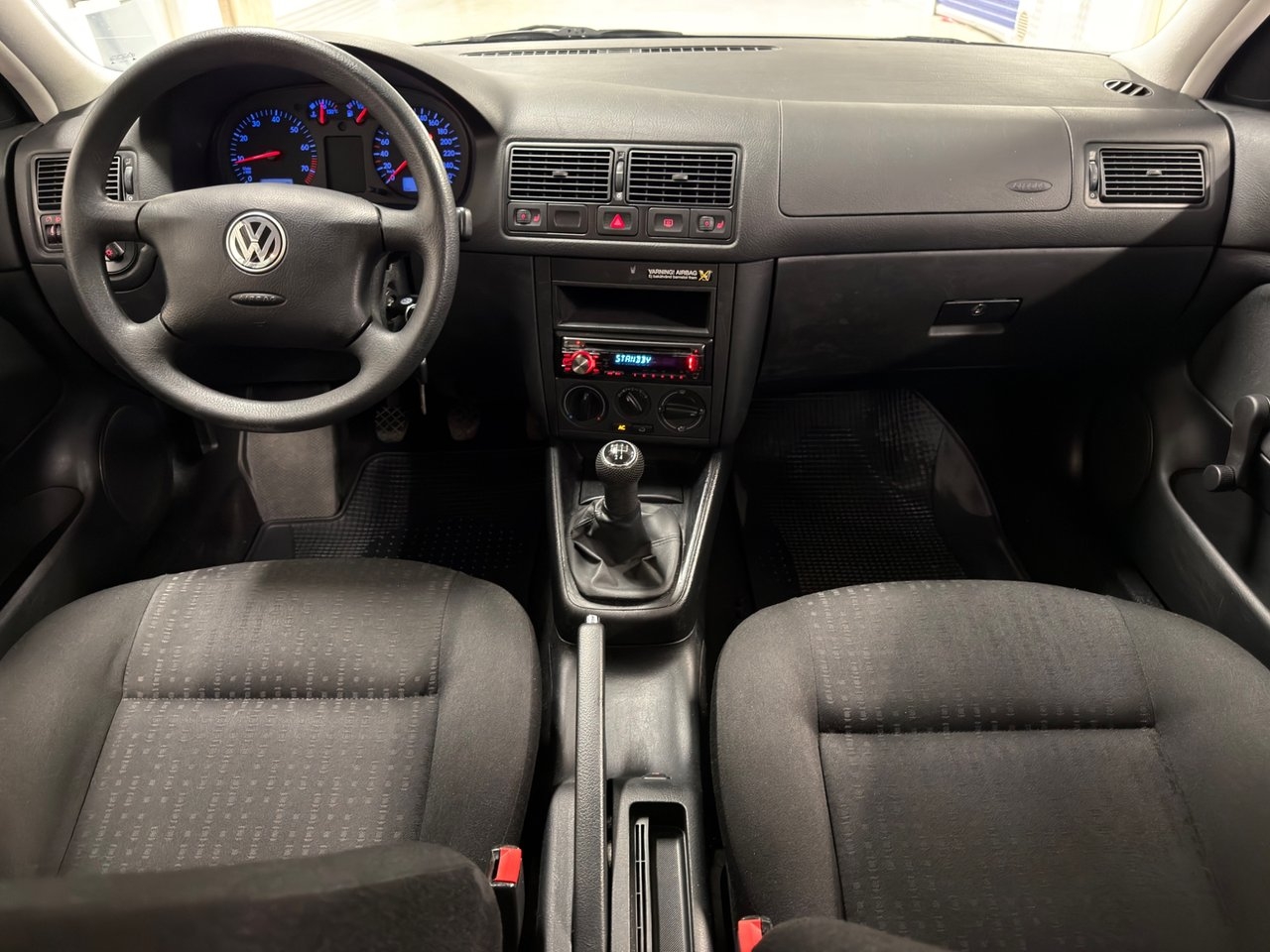 Volkswagen Golf 5-dörrar 1.6 Basis 2001, bild 7/10