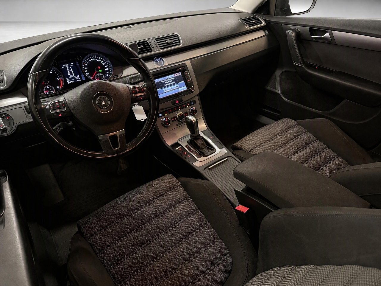 Volkswagen Passat 2013, bild 7/10