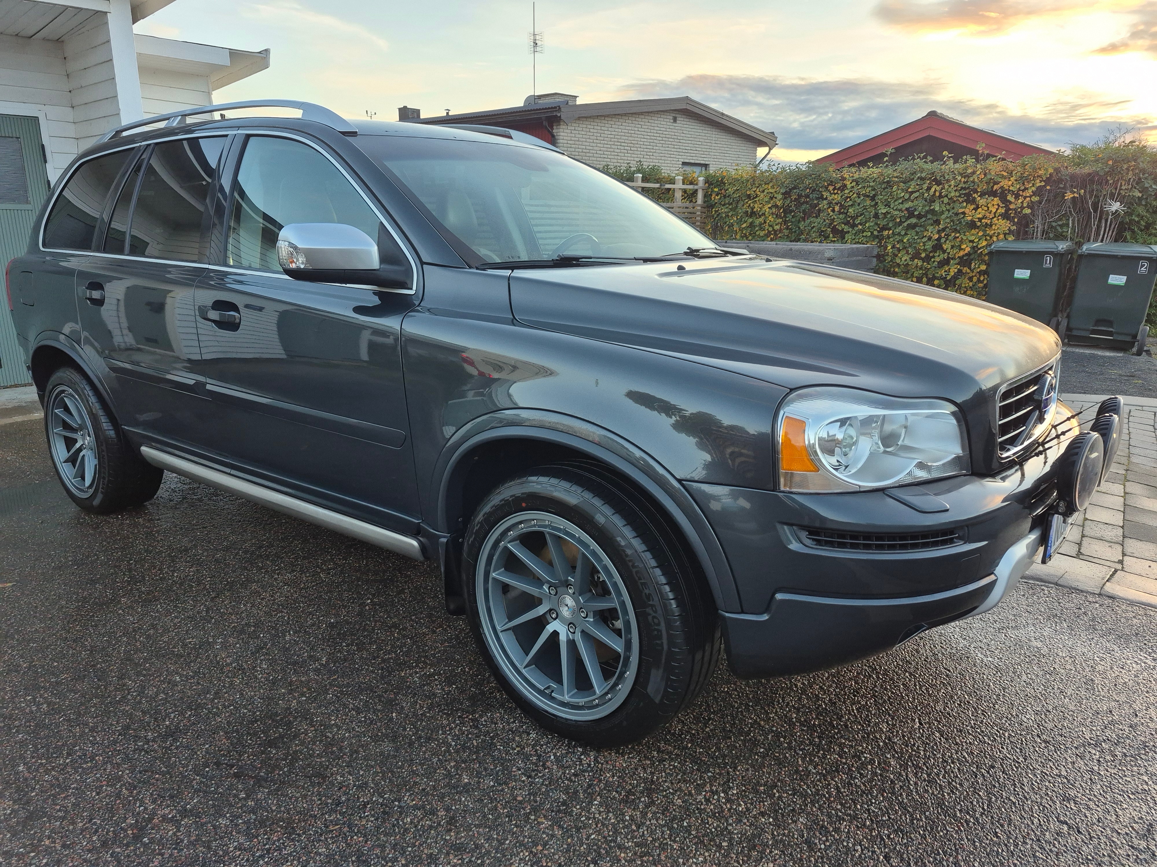 Volvo XC90 7-seater D5 AWD R-design 2013, bild 2/10