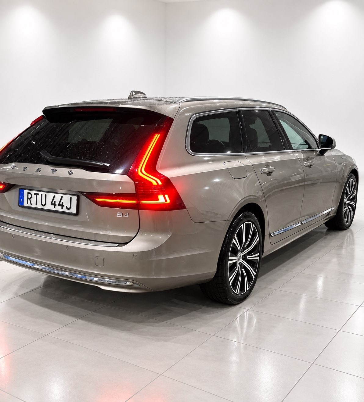 Volvo V90 B4 inscription 2021, bild 2/6