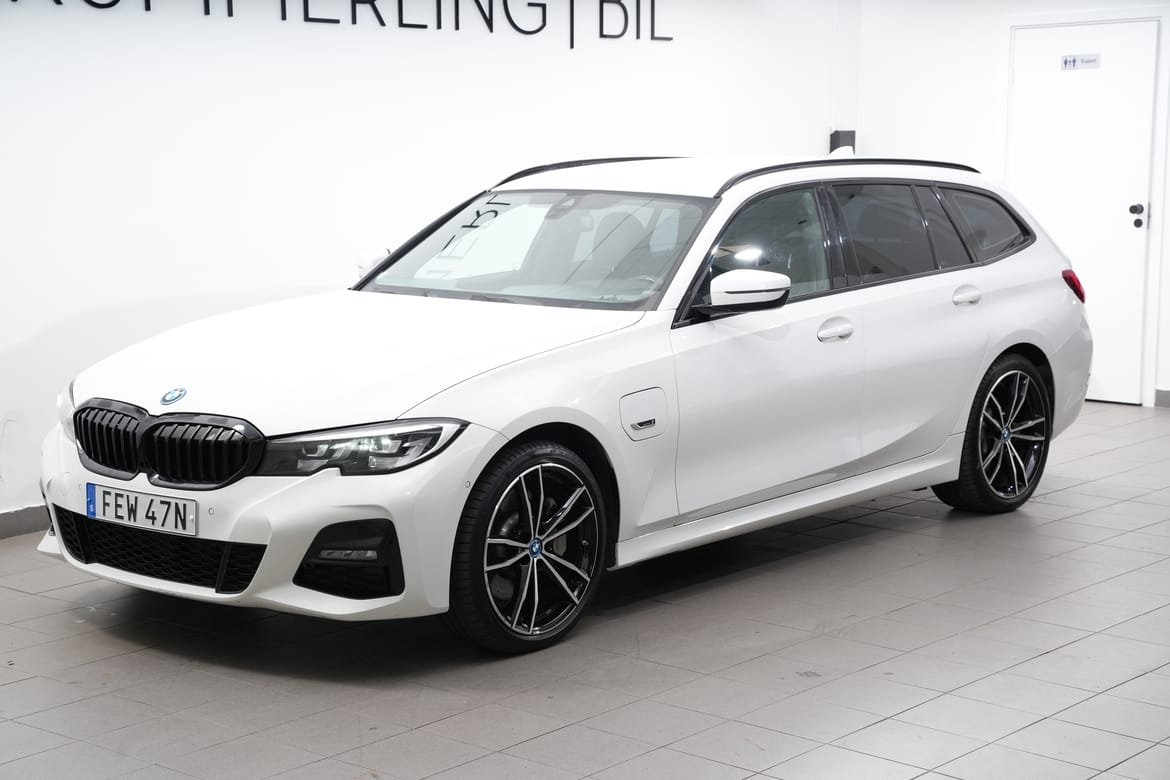 BMW 330e
