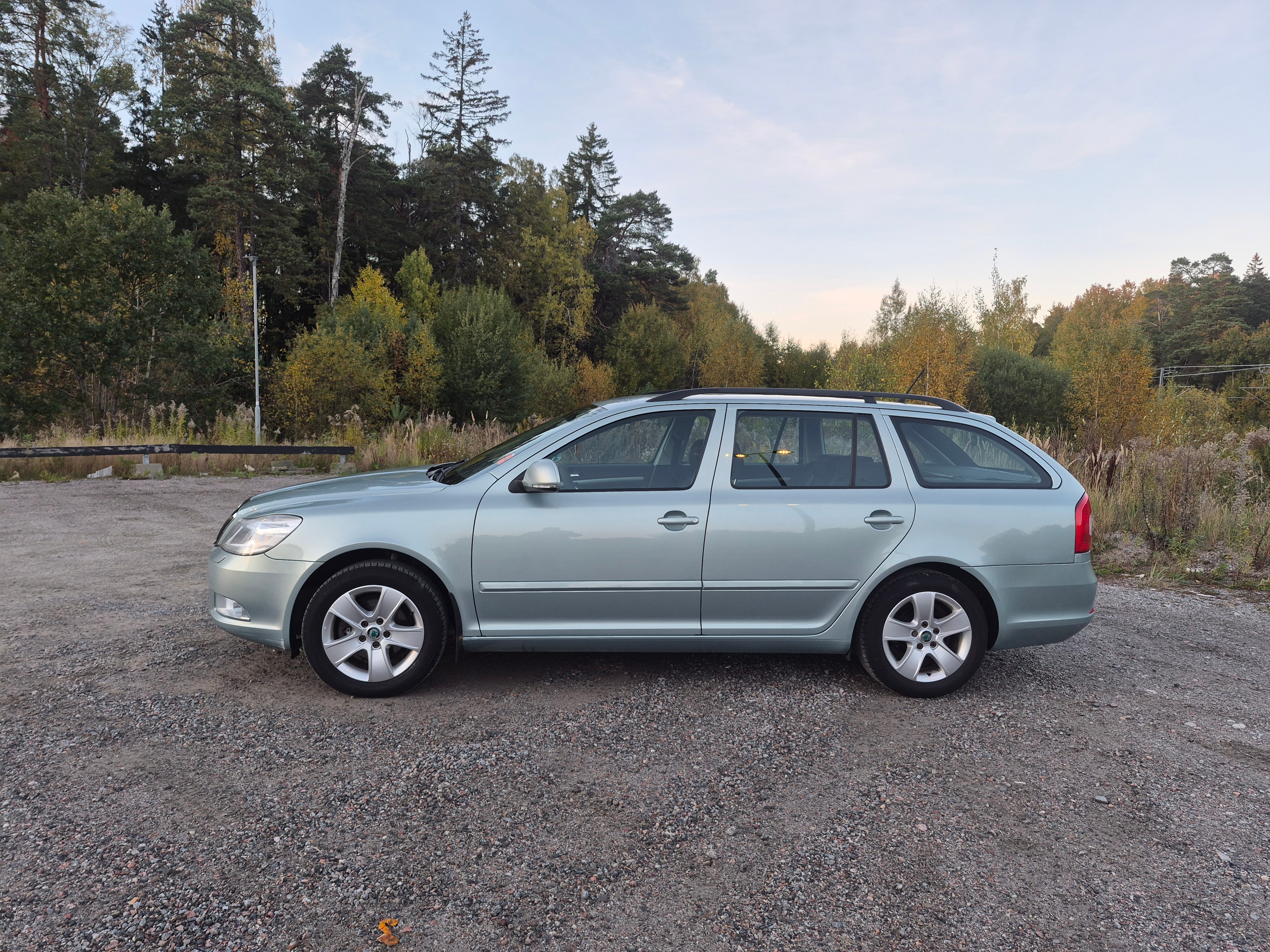 Skoda Octavia 2012, bild 2/10