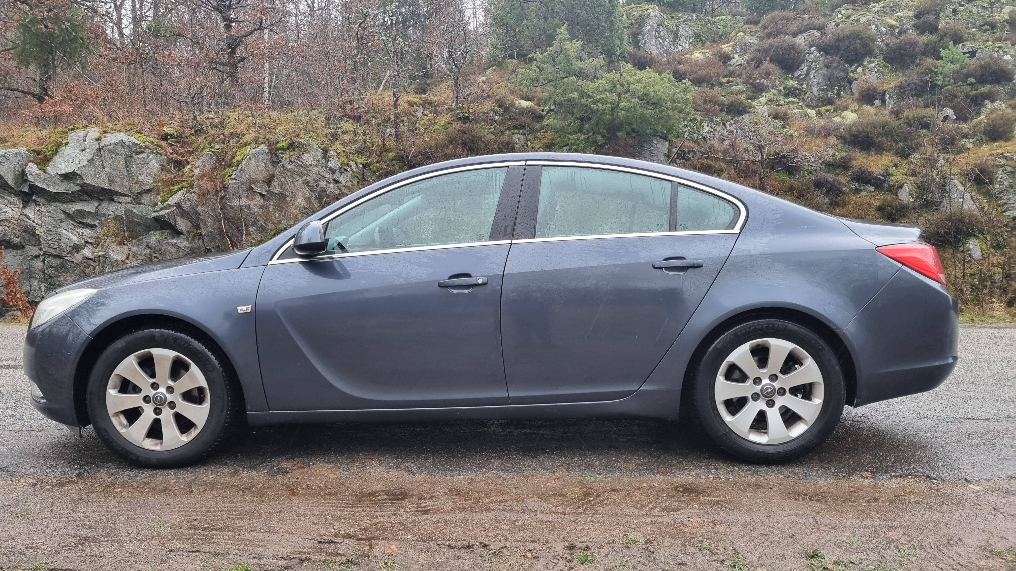 Opel Insignia Sedan 1.8 Manuell 2009, bild 2/6