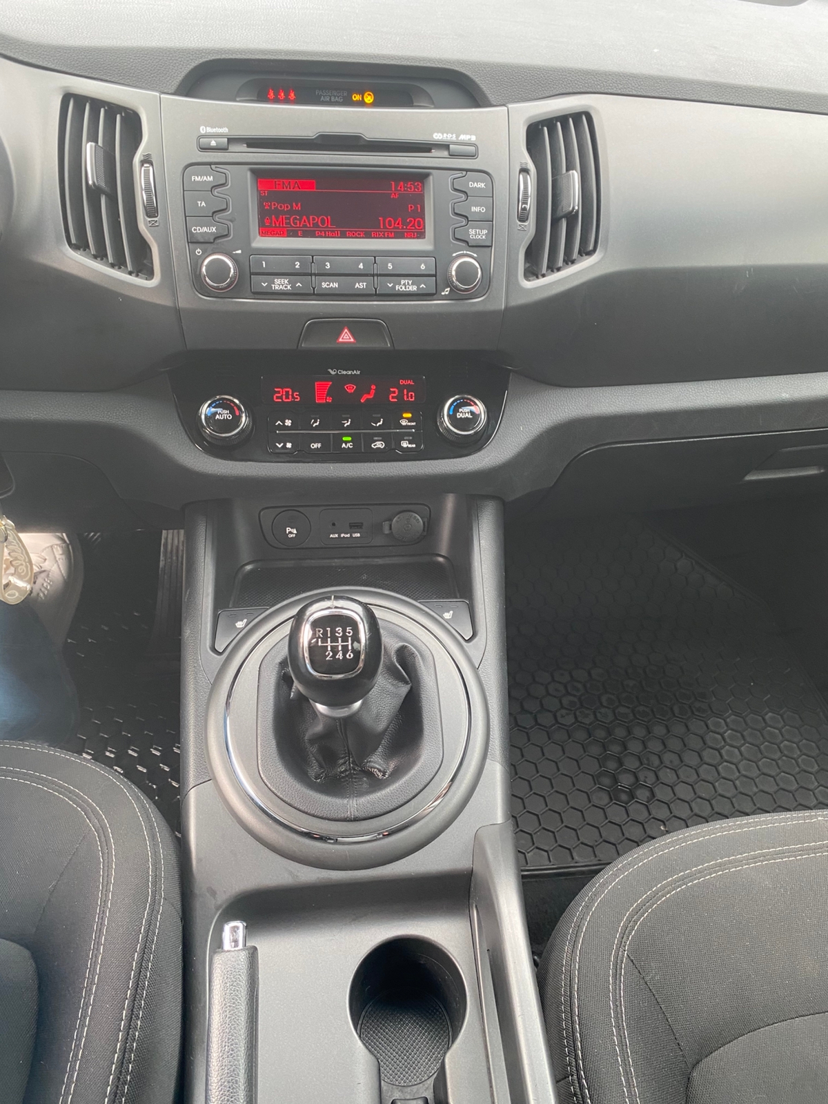 Kia Sportage 1.7 CRDi Manuell 2013, bild 6/10