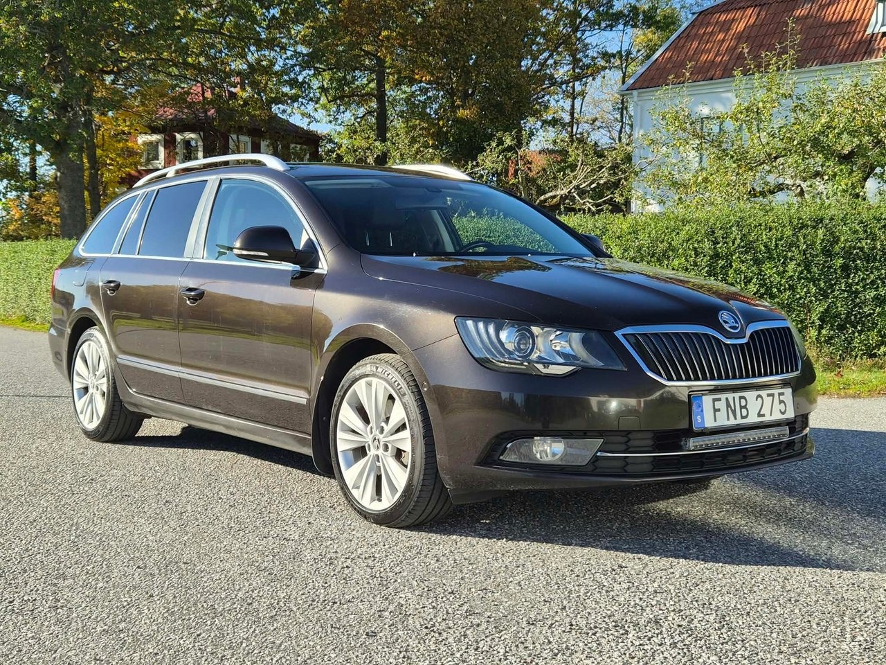 Skoda Superb 2015, bild 2/10