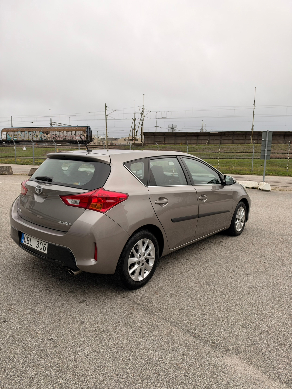 Toyota Auris 1.6 Valvematic Manuell 2013, bild 3/5