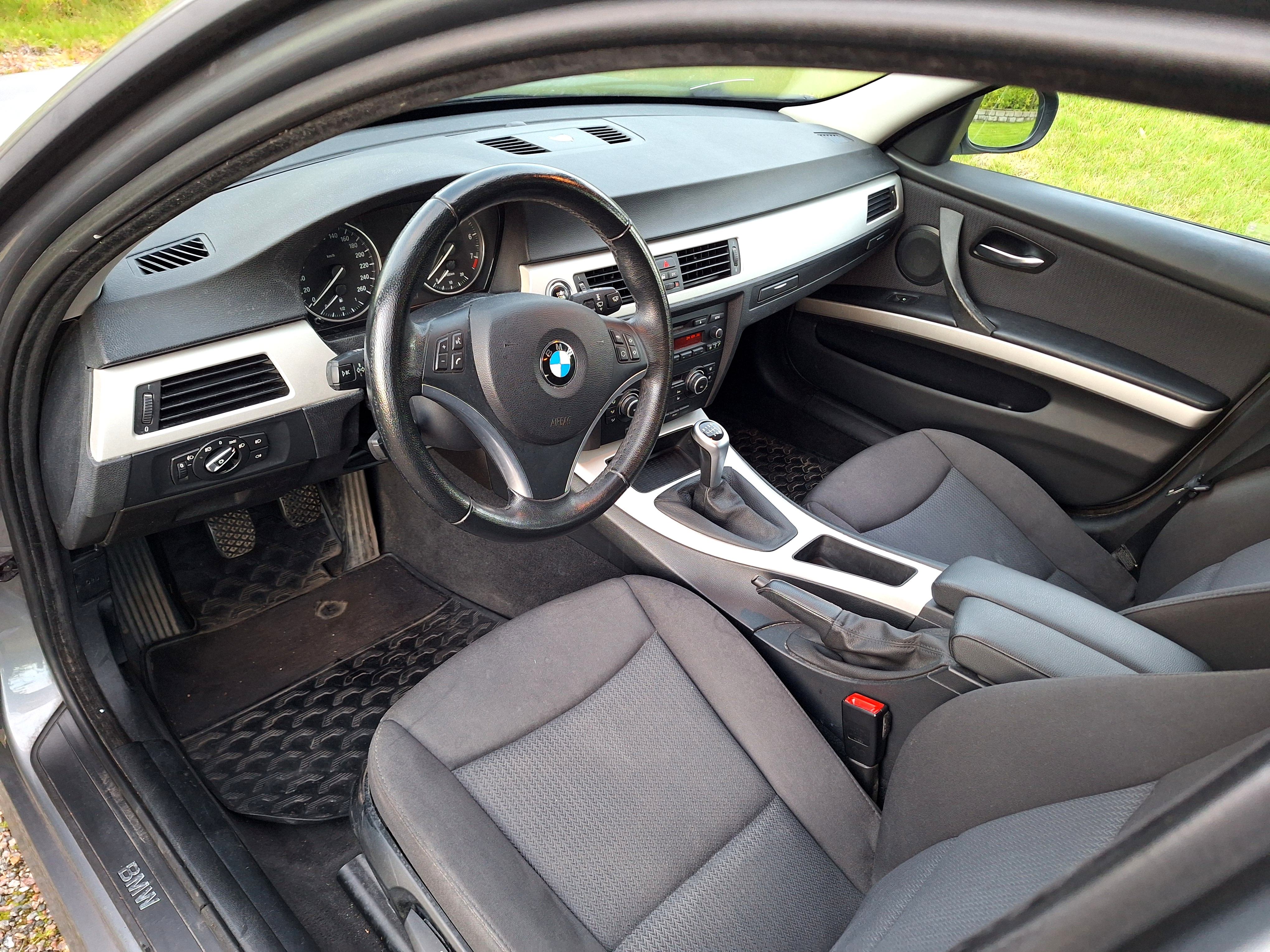 BMW 320 i Touring Manuell 2010, bild 5/7