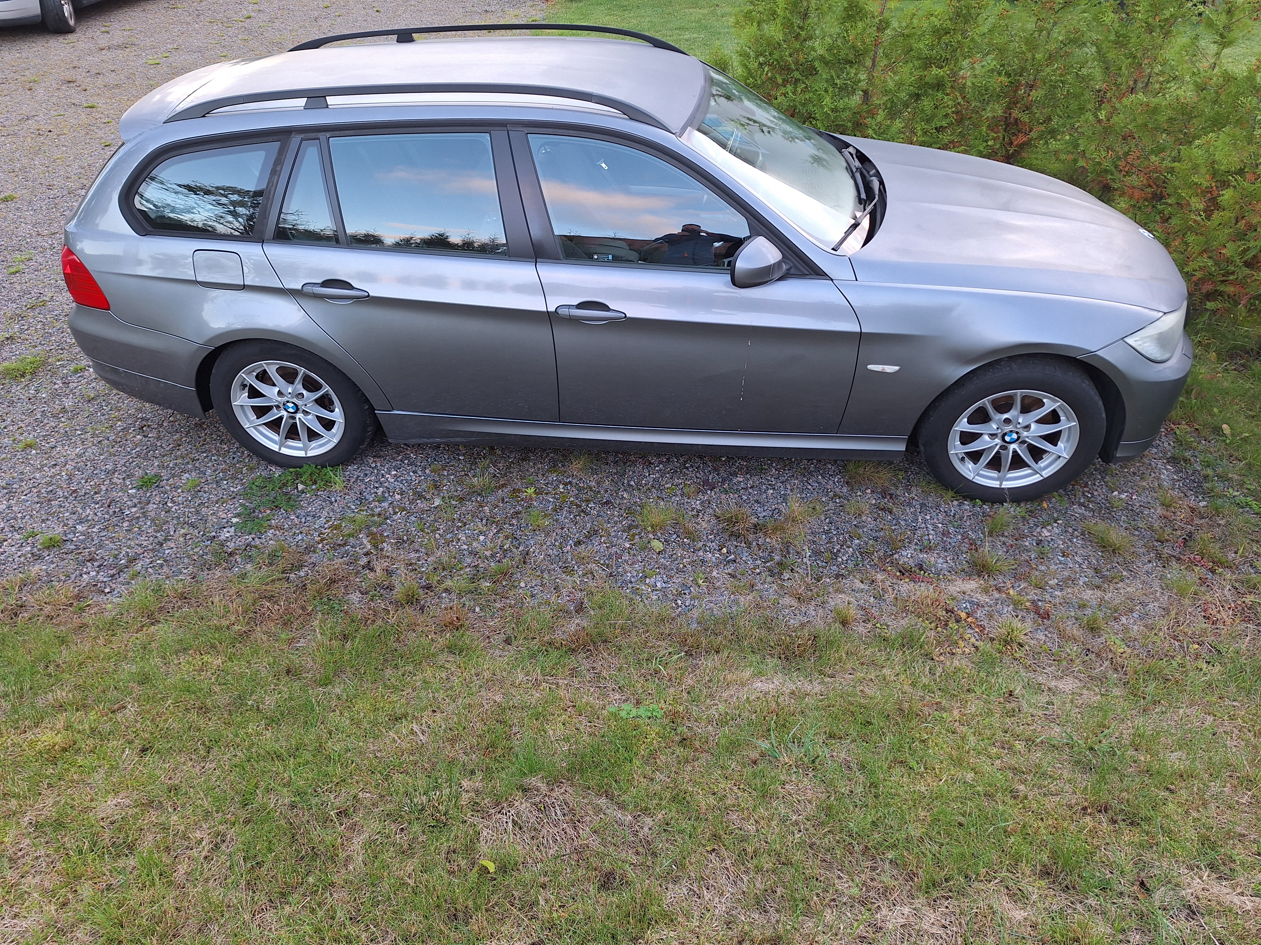 BMW 320 i Touring Manuell 2010, bild 4/7