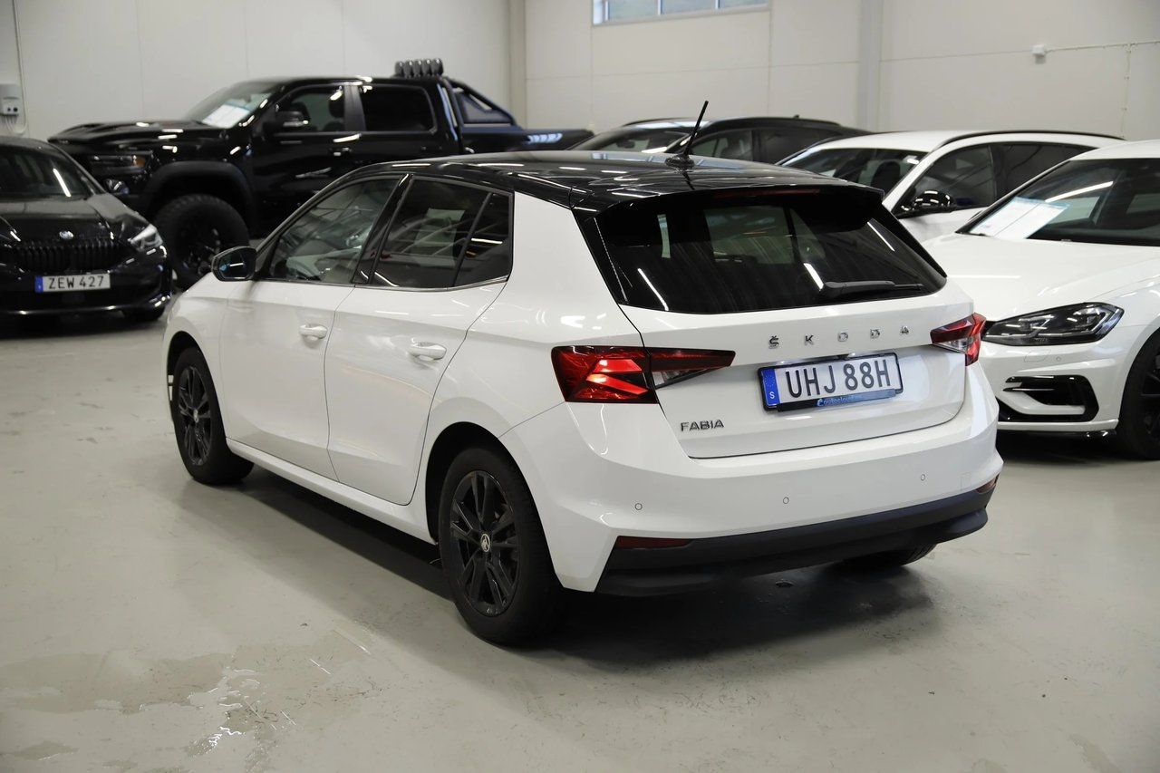 Skoda Fabia 1.0 TSI DSG Style 2022, bild 4/15