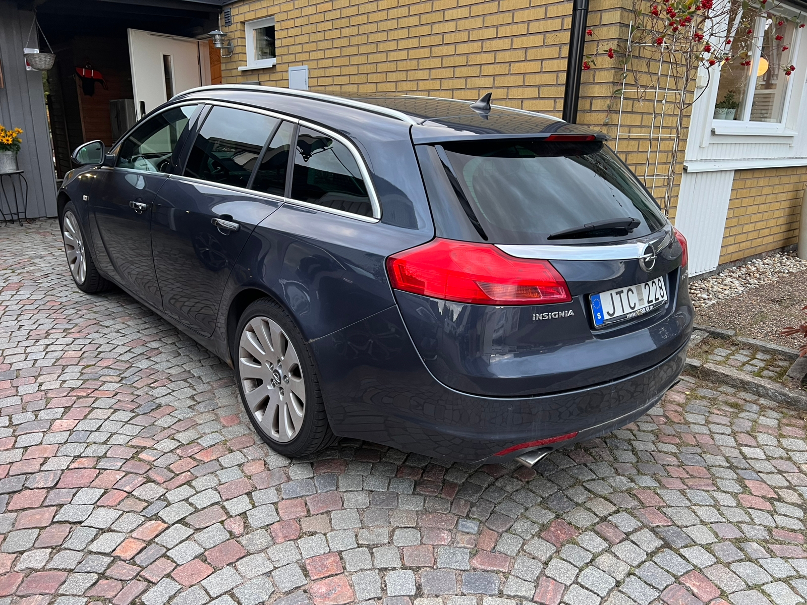 Opel Insignia 2009, bild 2/2
