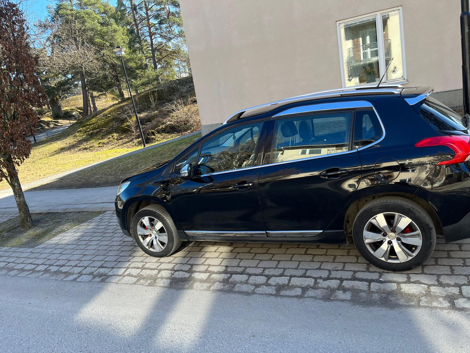 Peugeot 2008 1.2 VTi EGS 2016, bild 3/10