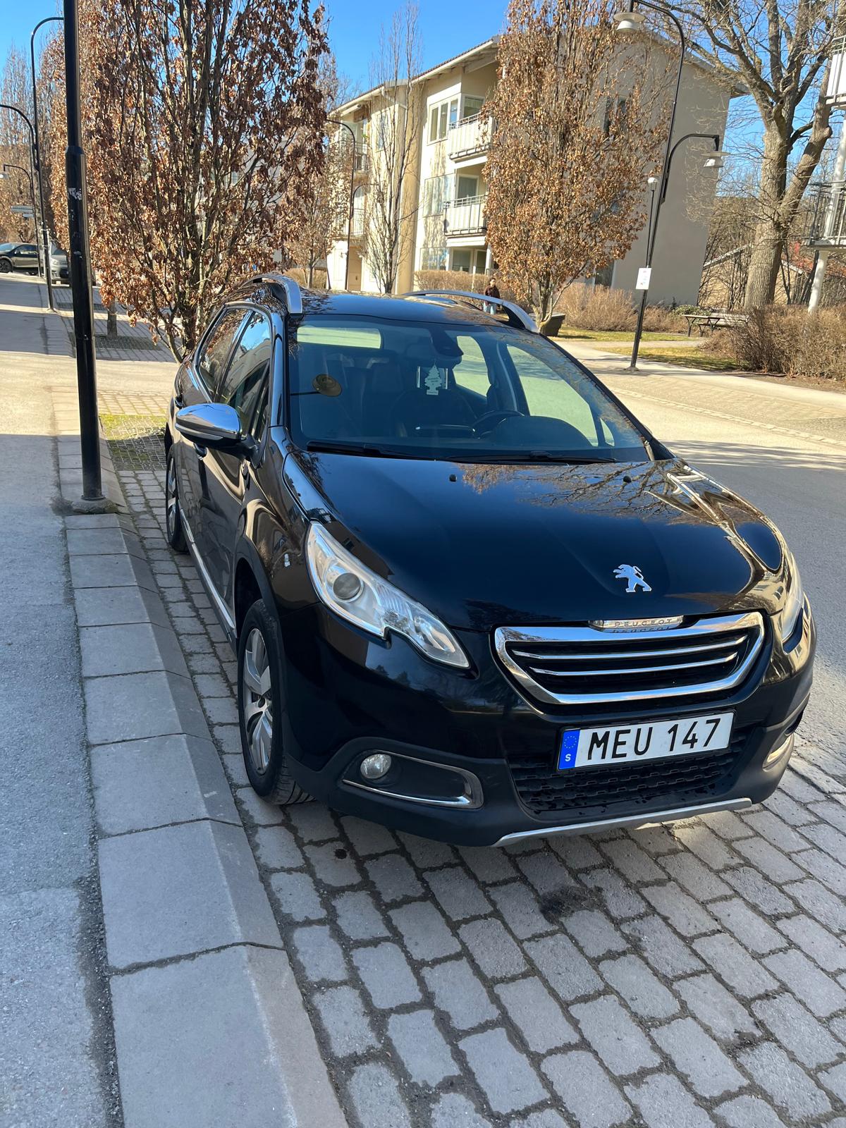 Peugeot 2008 1.2 VTi EGS 2016, bild 2/10