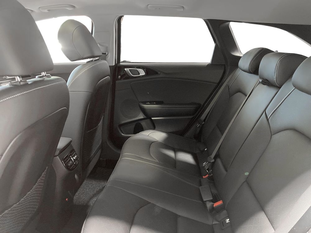 Kia Ceed 1.6 GDI 2023, bild 7/8