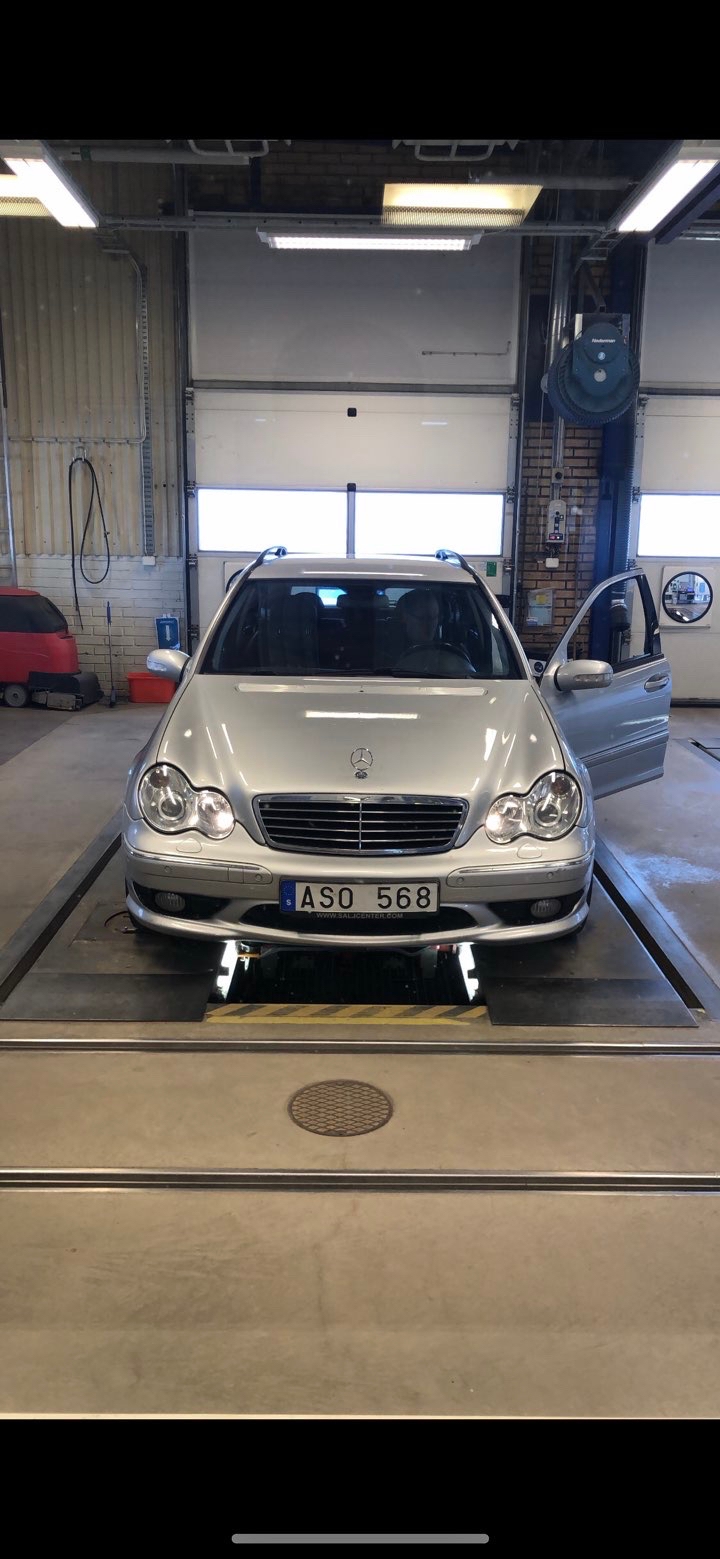 Mercedes-Benz C 32 T AMG Automatisk 2002, bild 2/5