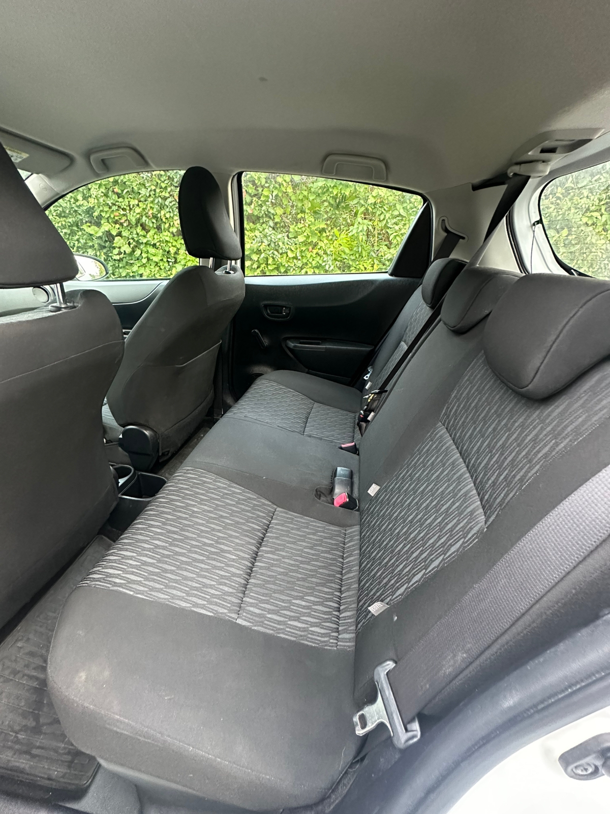 Toyota Yaris 1.5 Hybrid 2014, bild 6/7