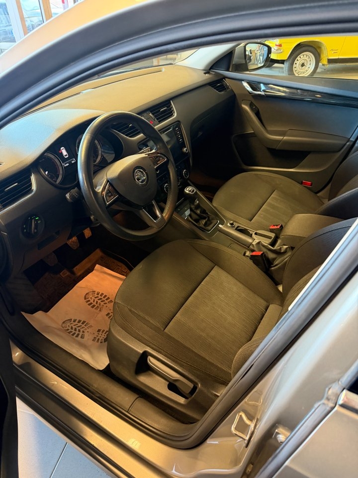 Skoda Octavia Kombi 1.0 TSI Style Euro 6 2018, bild 4/4