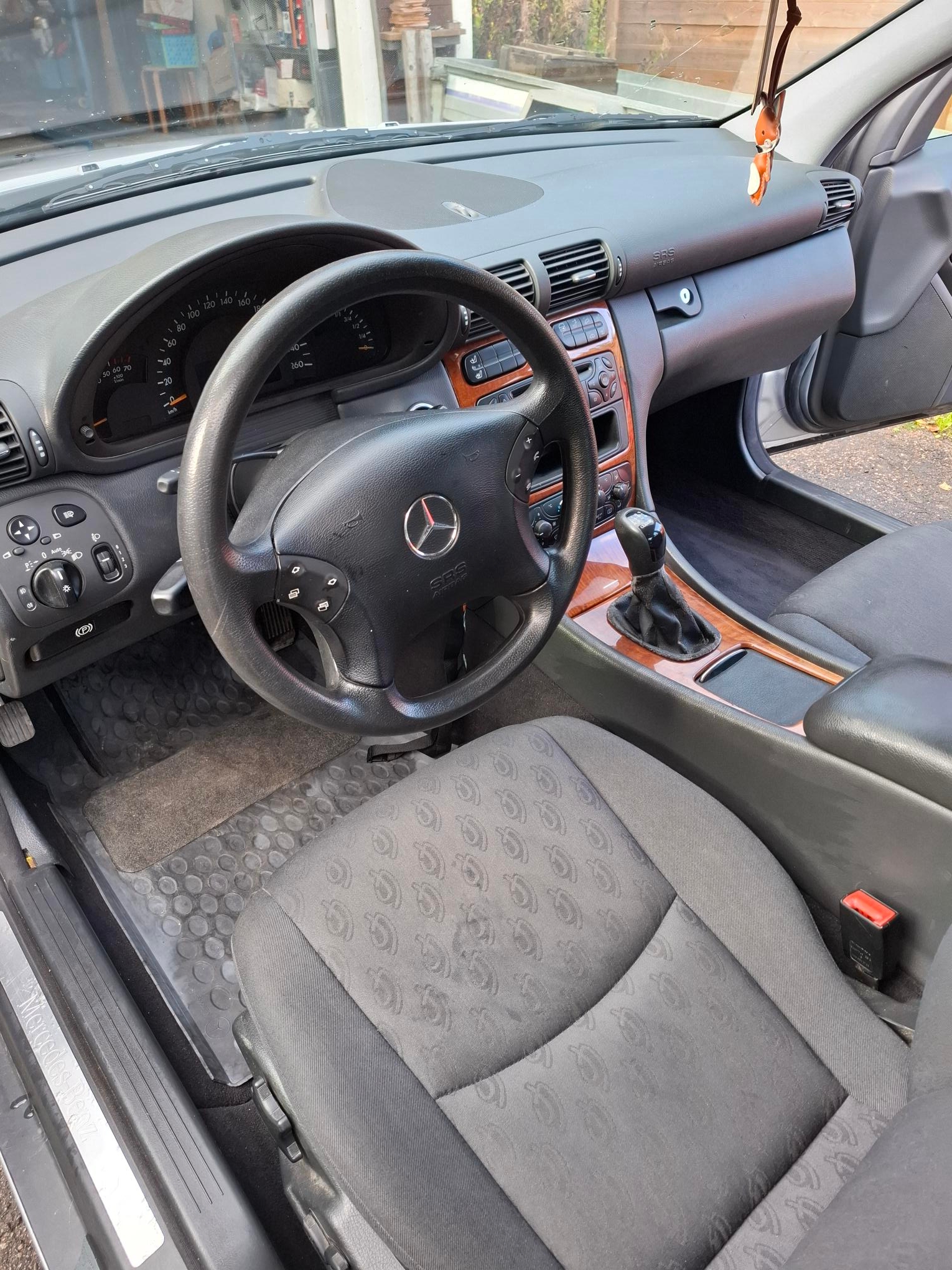 Mercedes-Benz C 180 Kompressor Manuell 2003, bild 6/8
