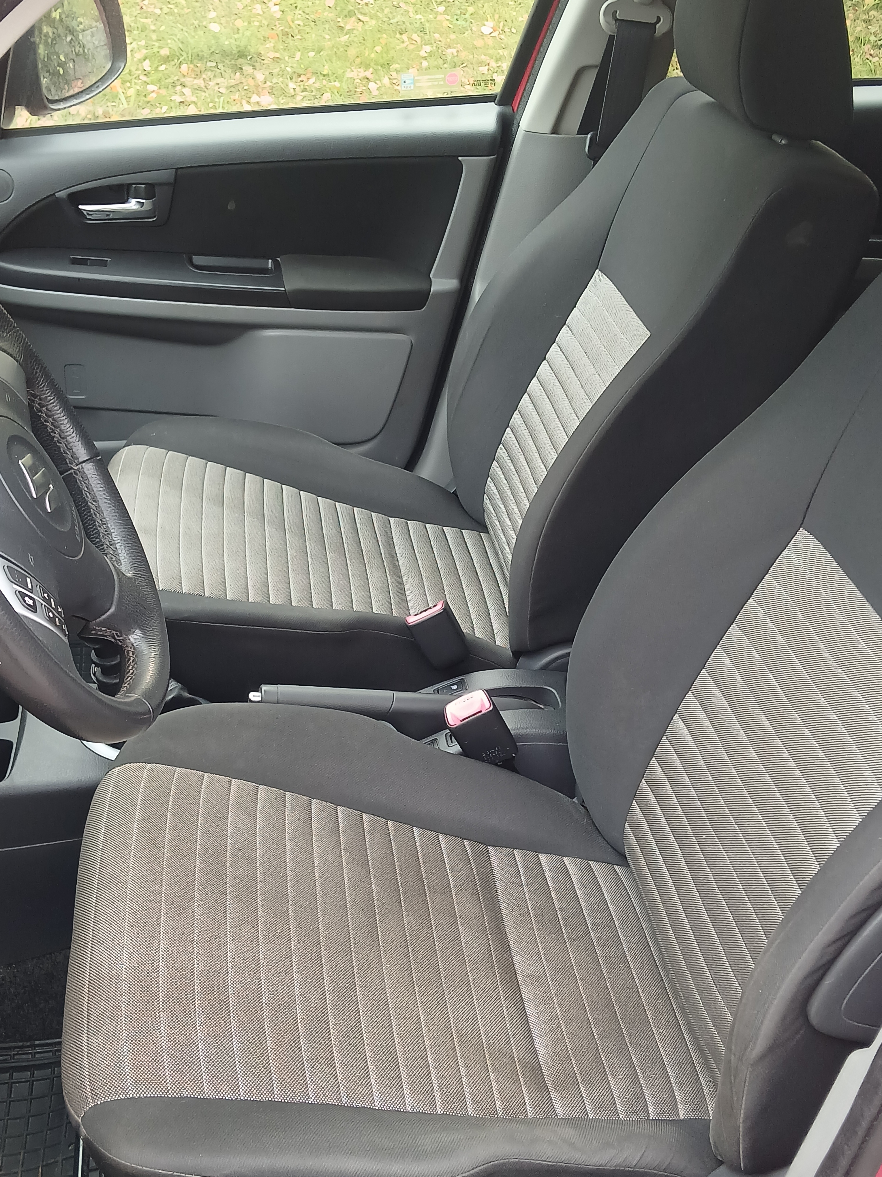 Suzuki SX4 2011, bild 6/7