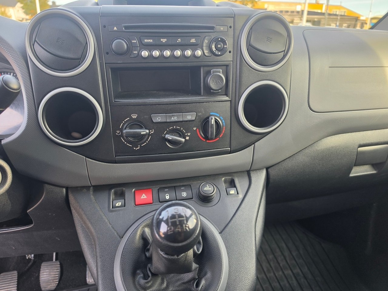 Peugeot Partner 2016, bild 7/10