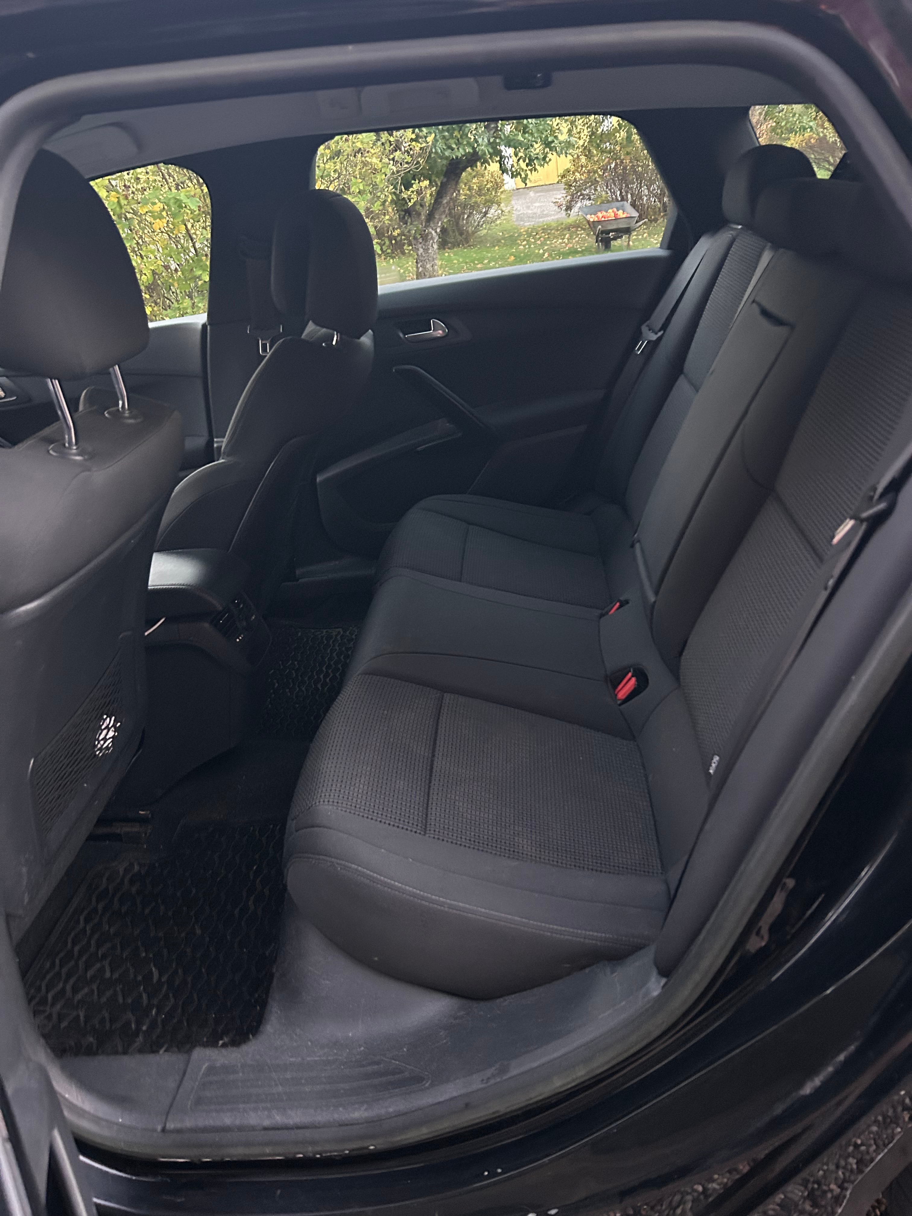 Peugeot 508 SW 1.6 HDi 115 FAP Manuell 2013, bild 3/5