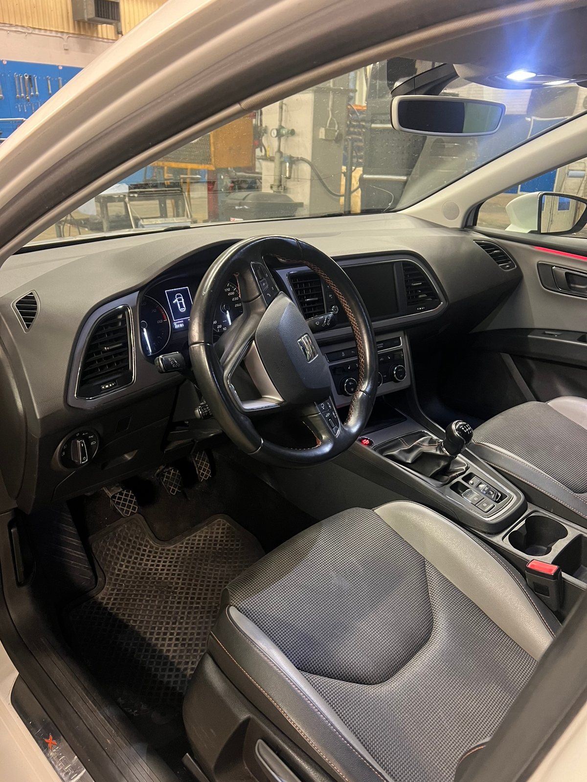 Seat Leon 1.4 TSI Xperience 2018, kuva 3/4