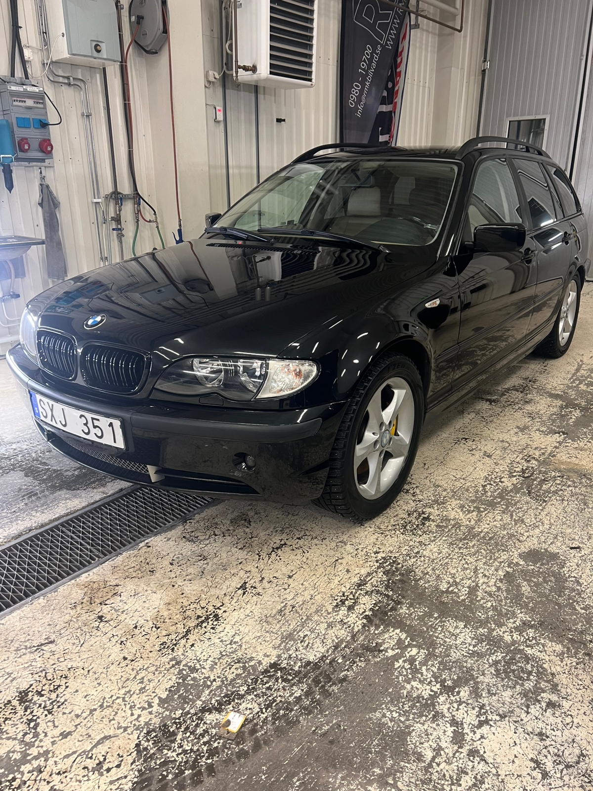 BMW 330 i Touring Manuell 2002, bild 2/6