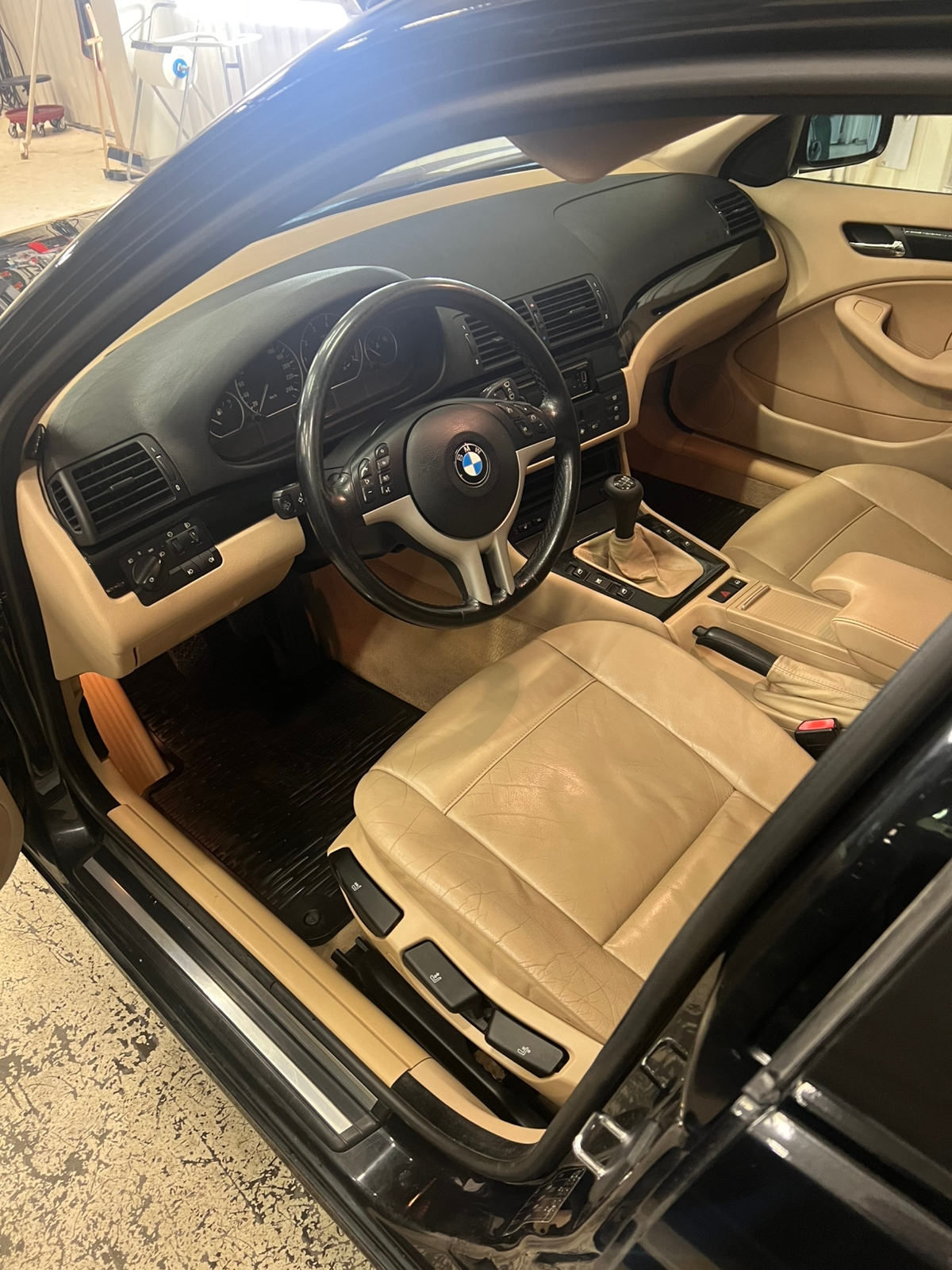 BMW 330 i Touring Manuell 2002, bild 6/6