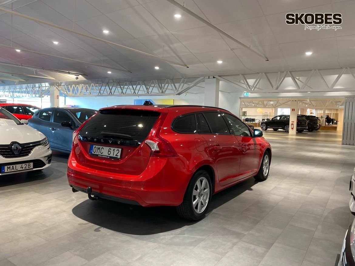 Volvo V60 D3 Momentum 2014, photo 6/10