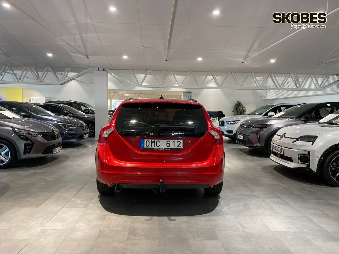 Volvo V60 D3 Momentum 2014, photo 5/10