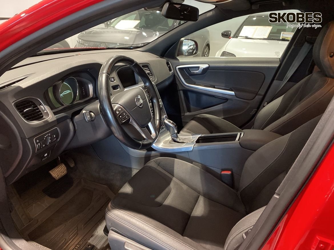 Volvo V60 D3 Momentum 2014, photo 7/10
