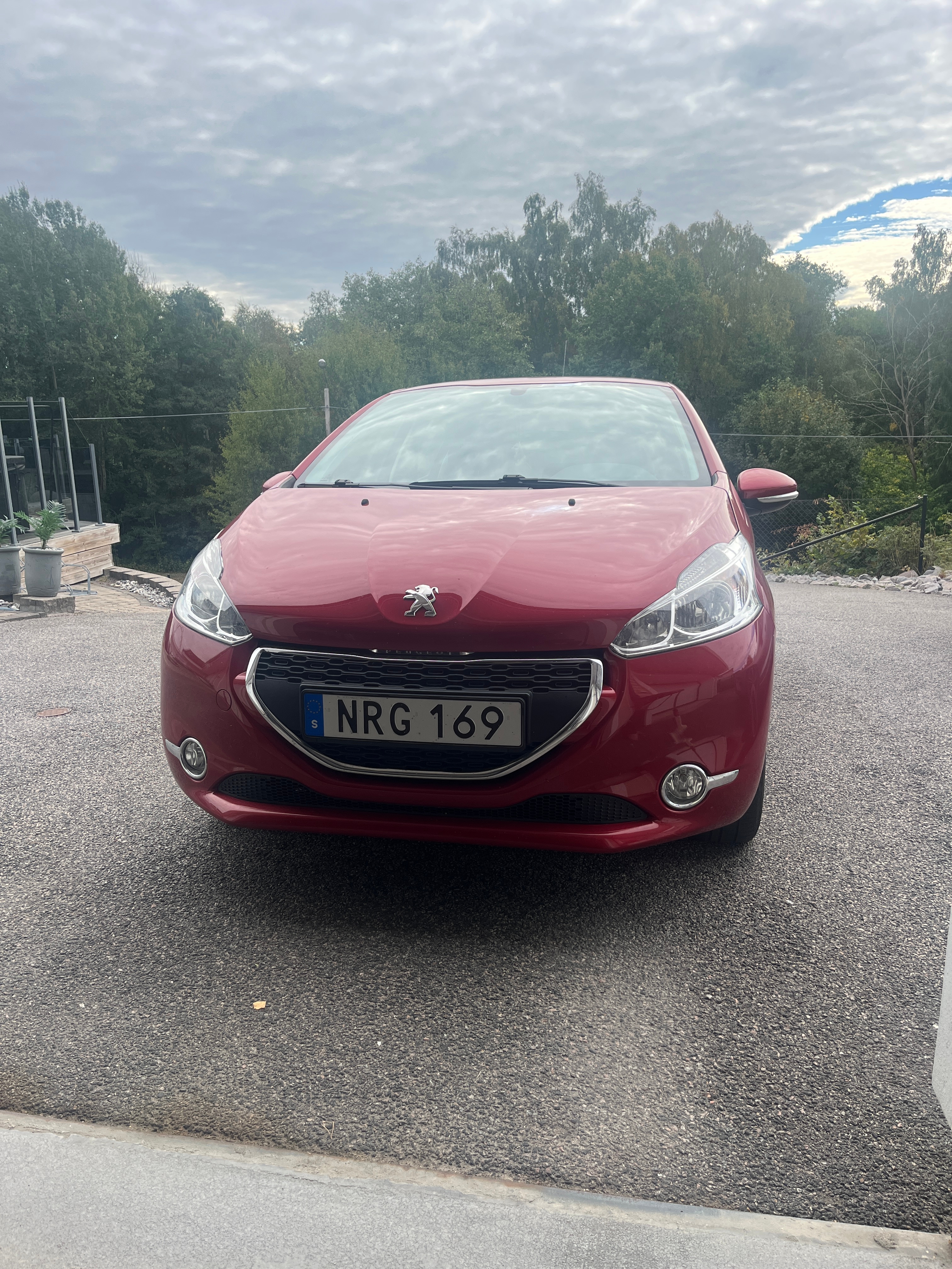 Peugeot 208 1.2 PureTech 82 2014, bild 2/8