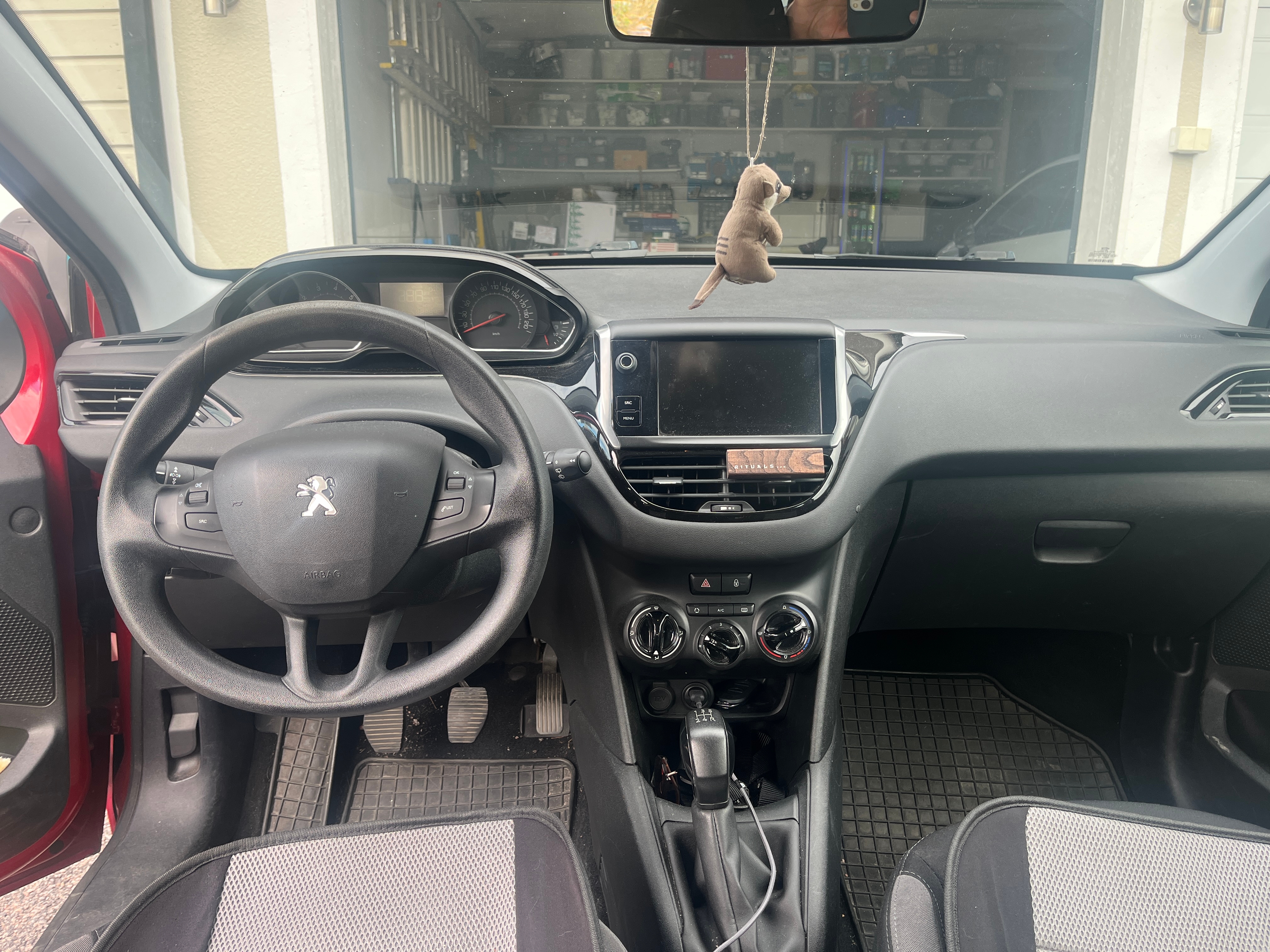 Peugeot 208 1.2 PureTech 82 2014, bild 7/8