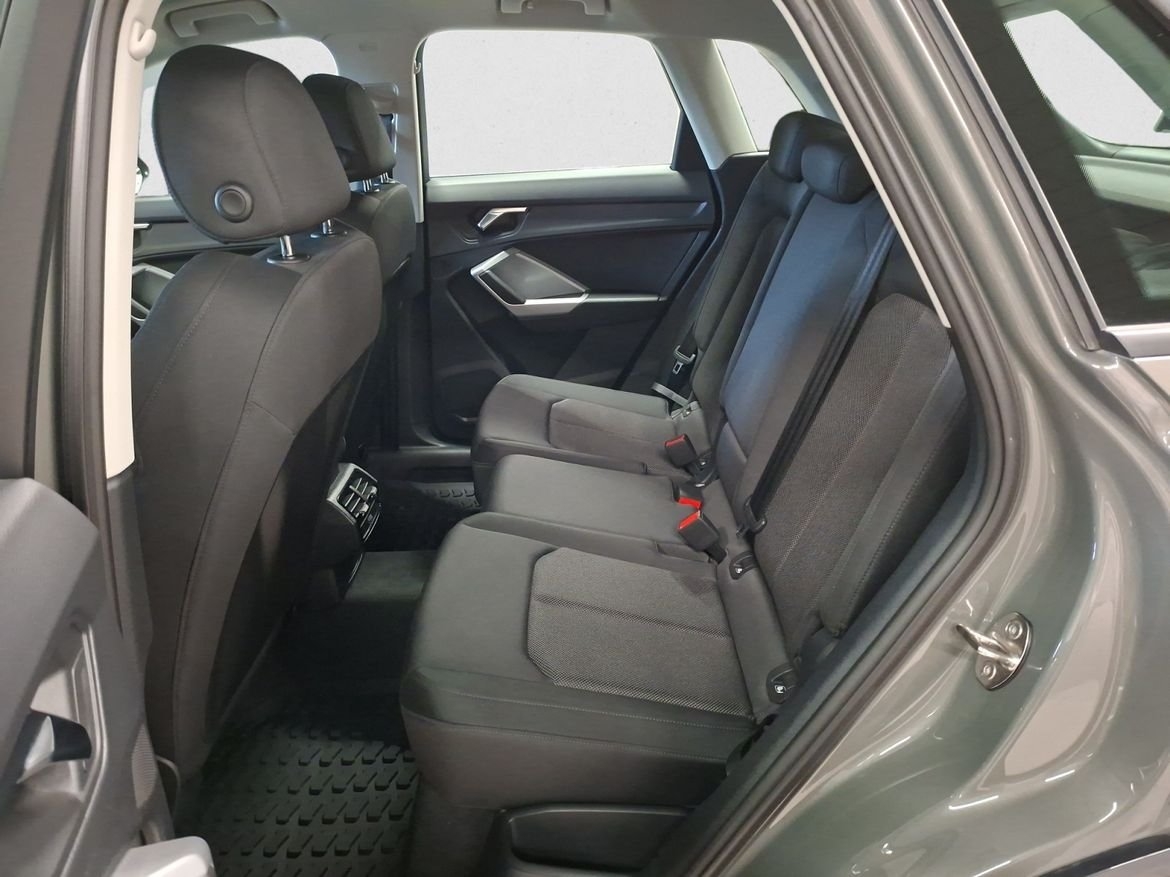 Audi Q3 35 TFSI Advanced 2025, bild 8/9