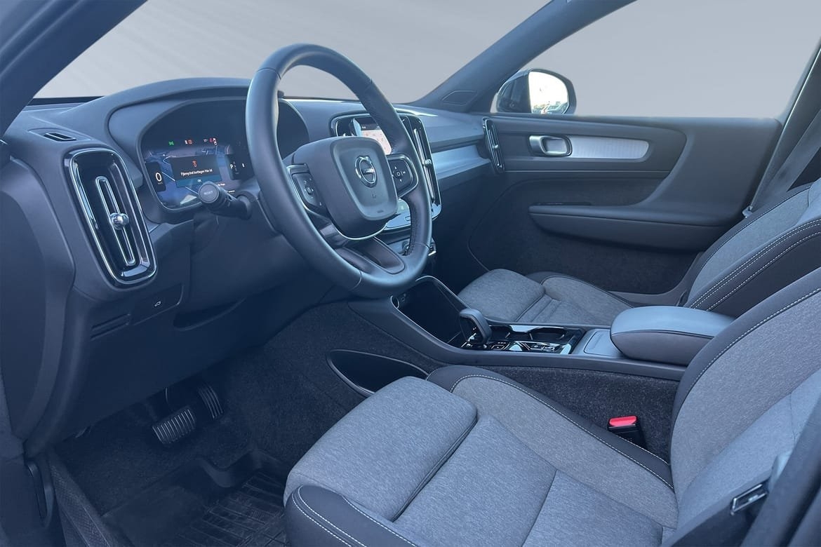 Volvo XC40 B4 Plus Dark 2025, bild 7/10
