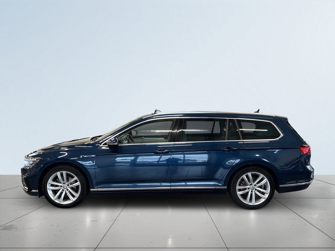 Volkswagen Passat GTE 2020, bild 4/10