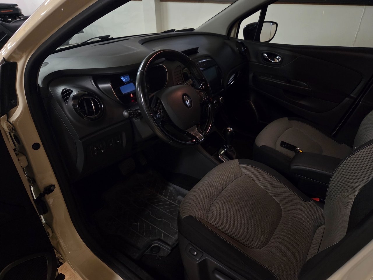 Renault Captur 1.2 TCe EDC Euro 6 2016, bild 7/10